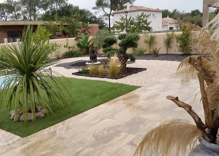 Jardin Zen לינה וארוחת בוקר 4*